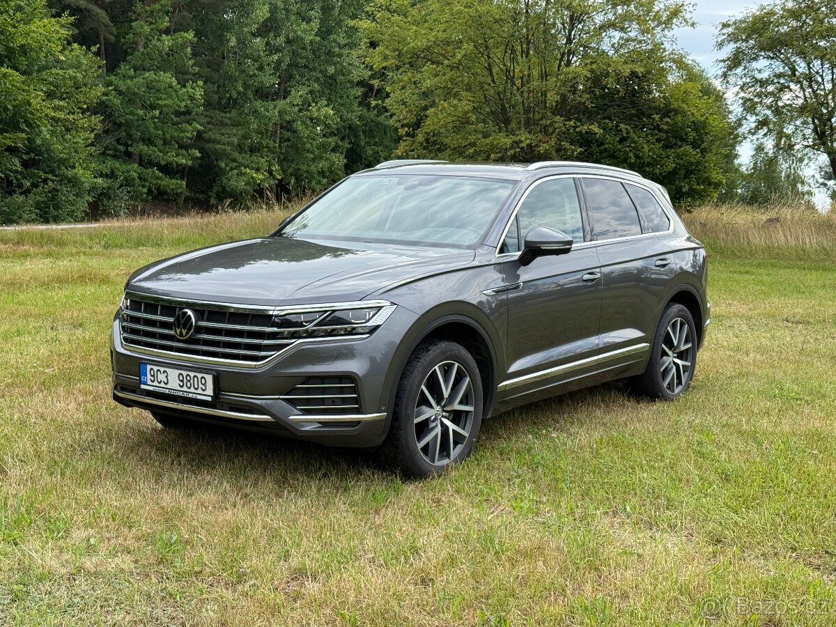 VW Touareg 3.0 TDI V6 210 kW výbava Atmosphere | Záruka