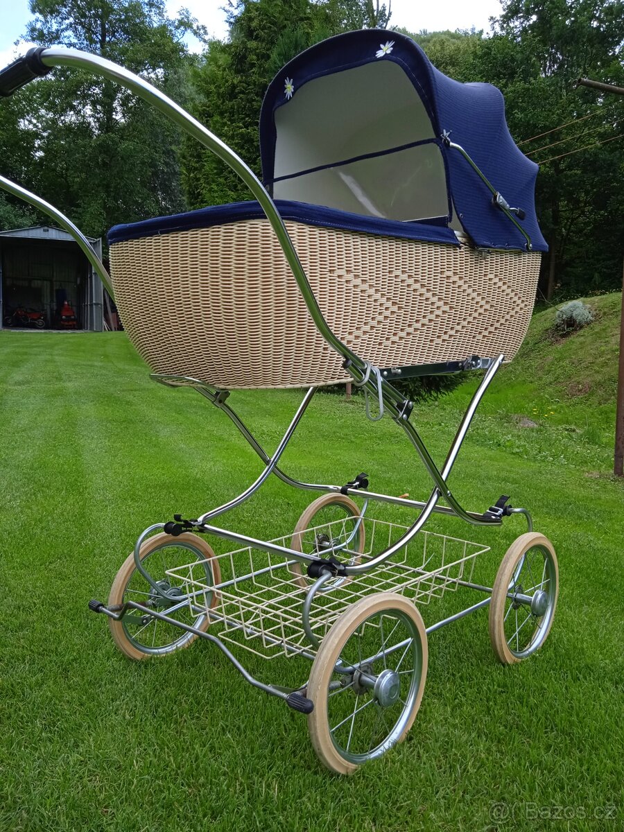 Retro kočárek Liberta