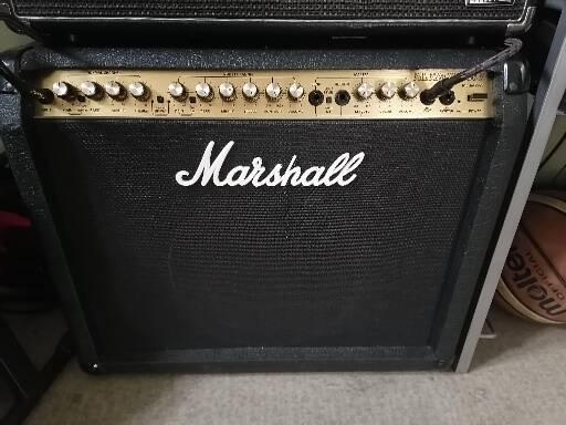 Kytarové kombo Marshall