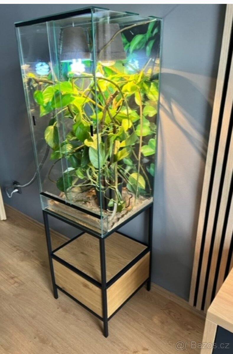 Terárium 50x50x100 nové ,sila skla 5 mm.Terarium bez vybaven
