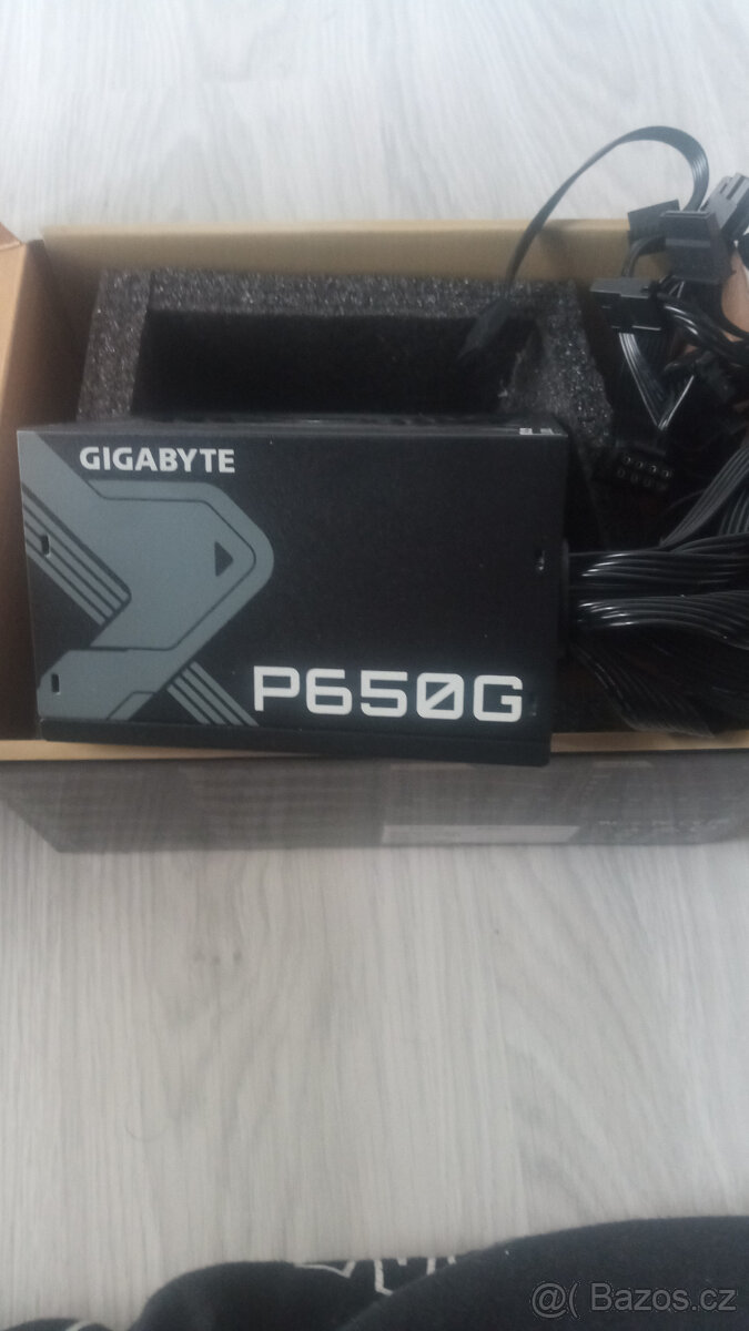 GIGABYTE P650G, 650W zdroj