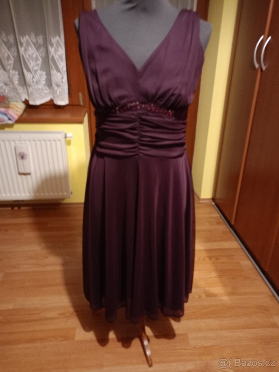 Prodám hezké společenské šaty