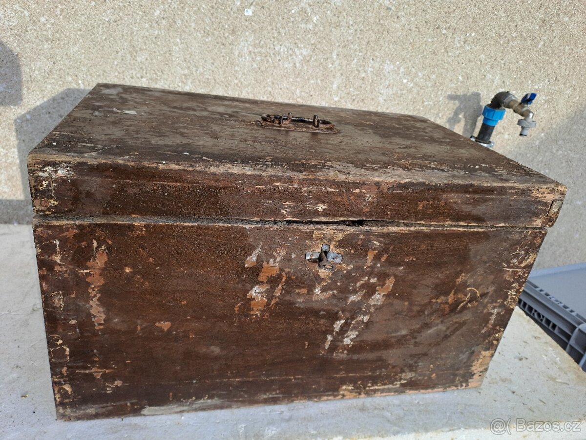 Prodám vojenský kufr