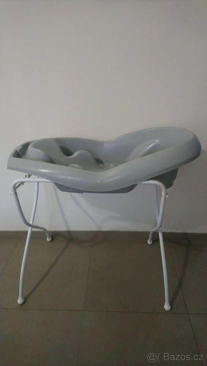 Dětská vanička s výpustí a se stojanem