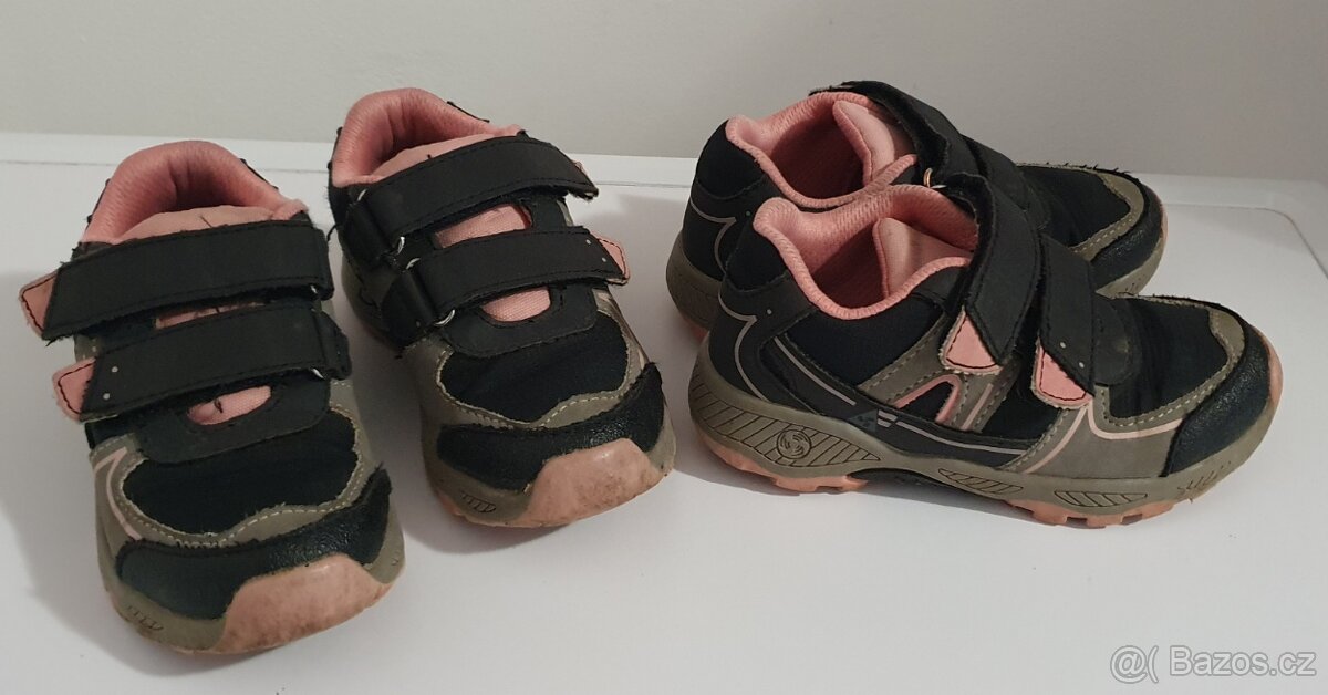 Dívčí tenisky, vel. 25, pro dvojčata