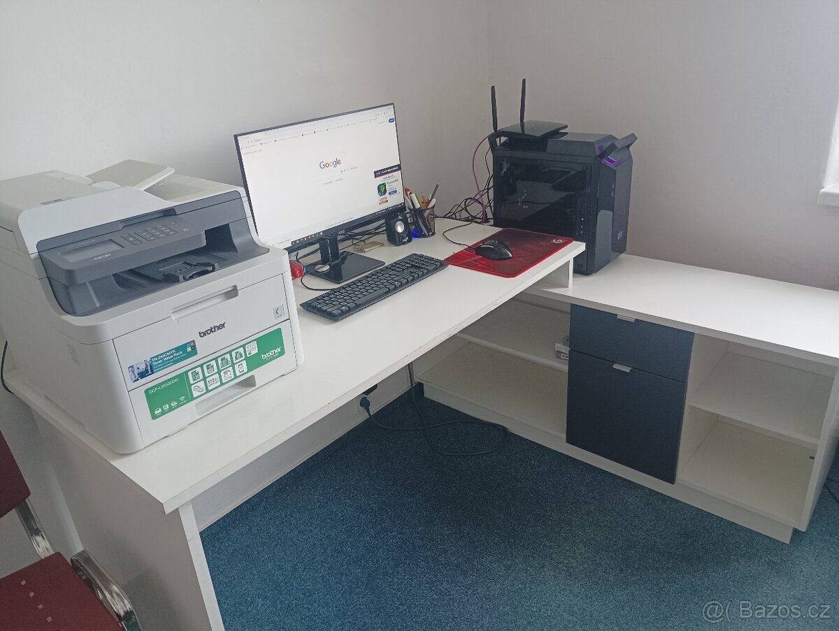 Kancelářské stoly