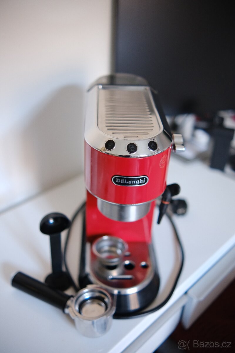Prodám pákový kávovar De’Longhi Dedica EC680R