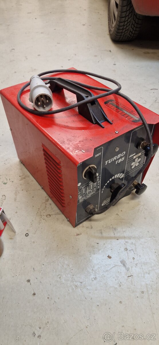 Svářečka transformátorová