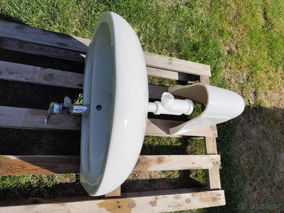 Umyvadlo 60 cm