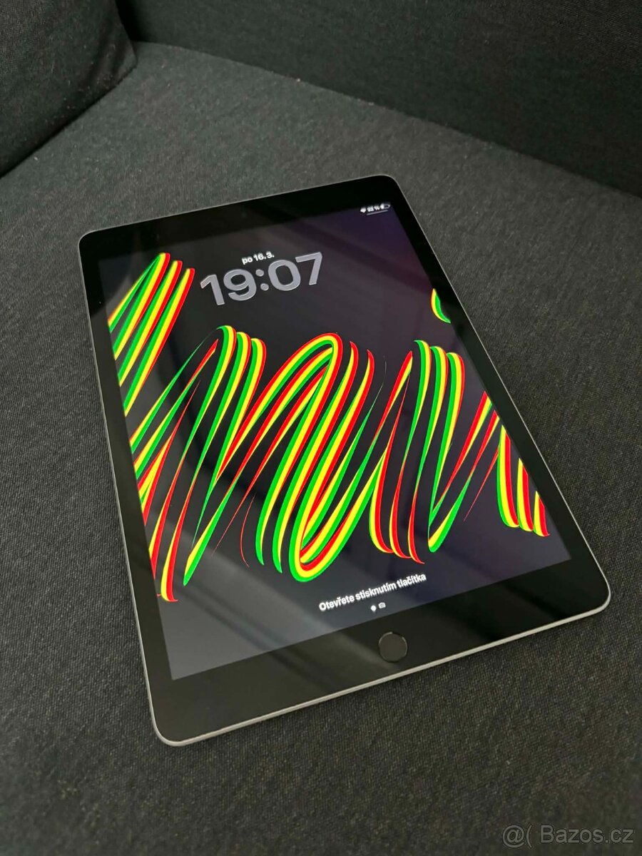 iPad 9. generace, 64 GB, stříbrný