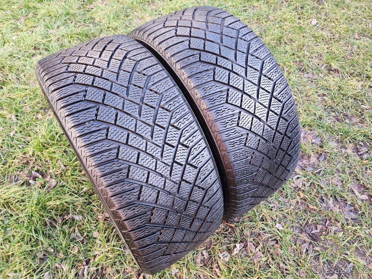 2x Zimní pneu Continental Viking 7 - 245/45 R18 XL - 90%
