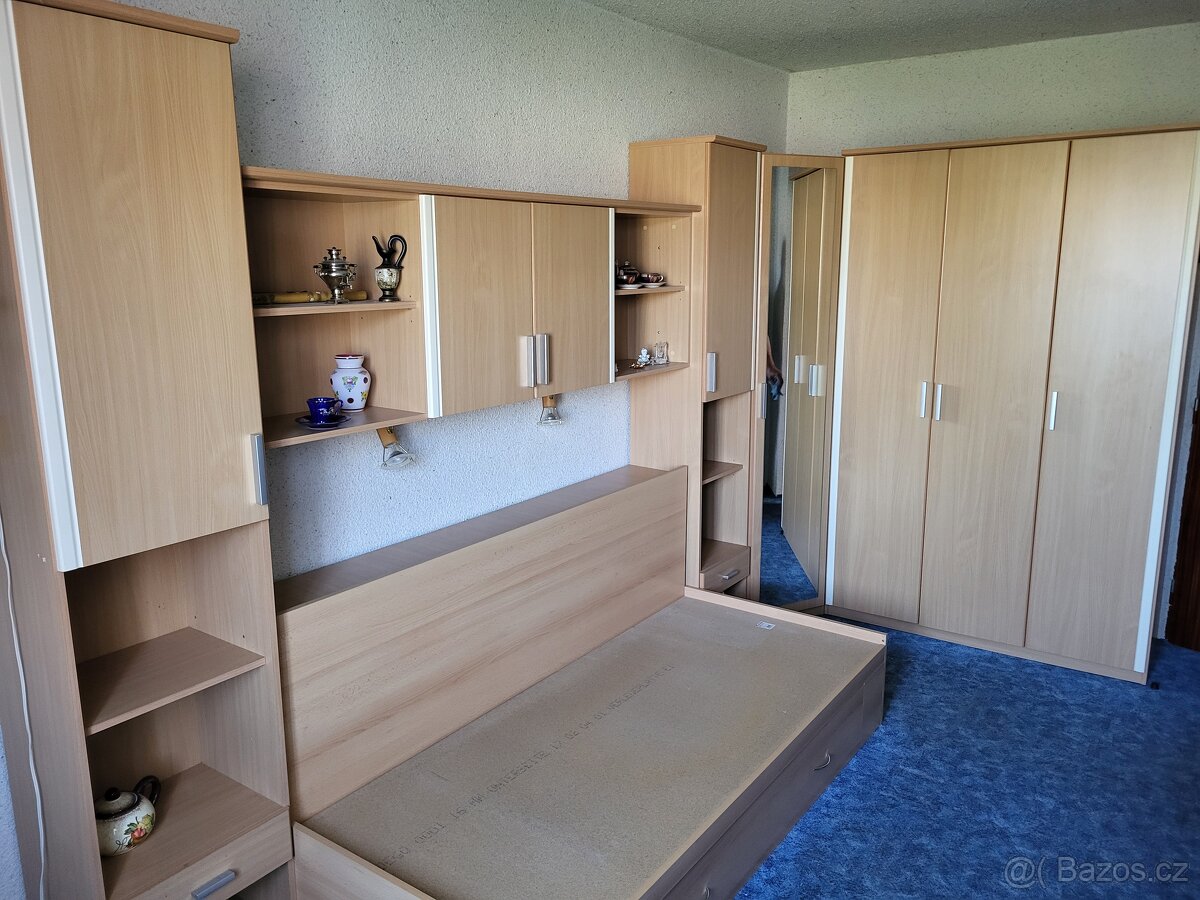 Ložnice sestava vše za 3000,-Kč ..spěchá