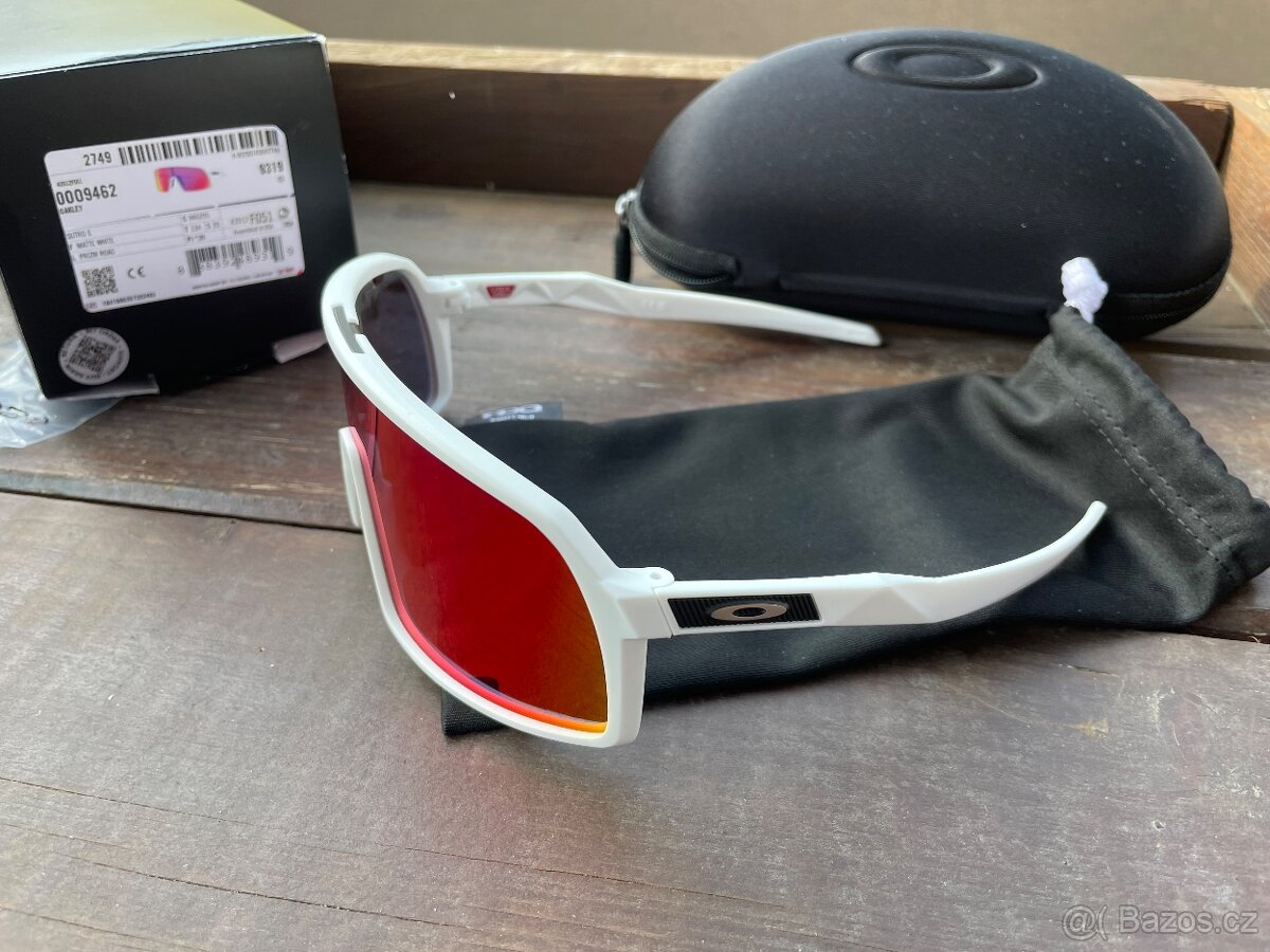 Oakley Sutro S Cerna nebo Bíla verze