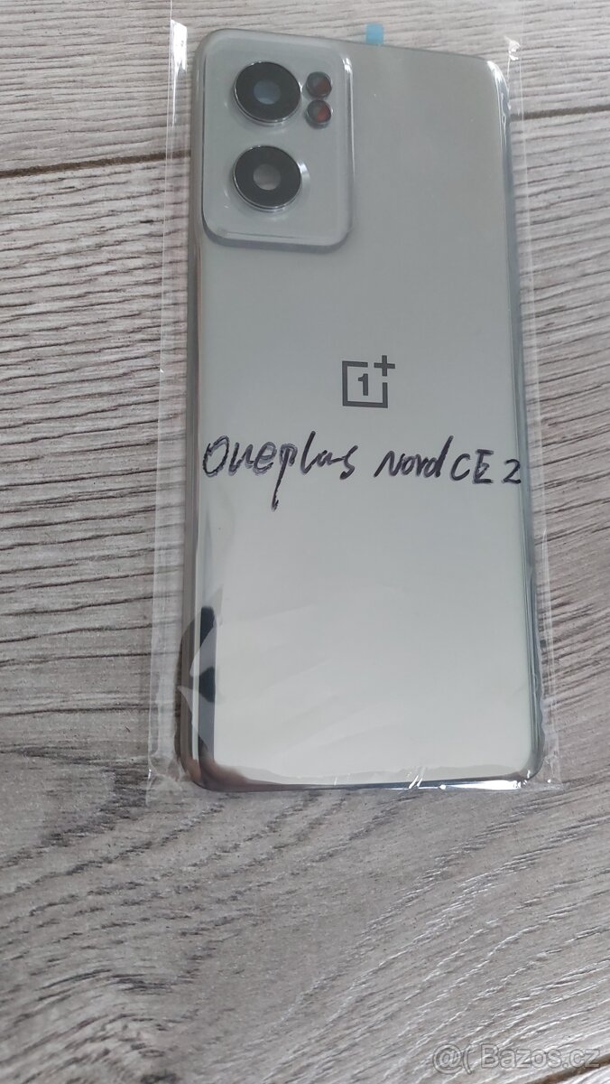 oneplus nord ce2 záda telefonu