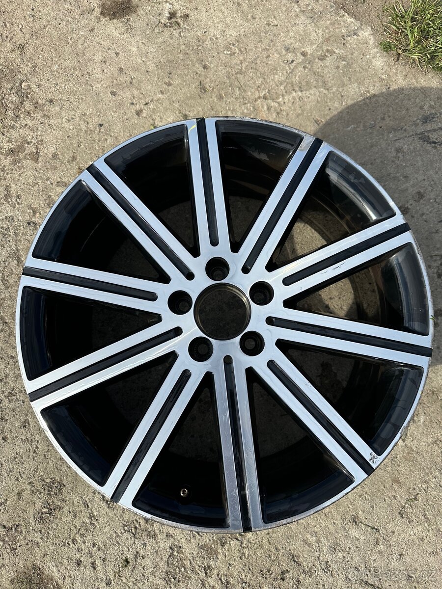 Prodám originál alu kolo r19 Mercedes V class