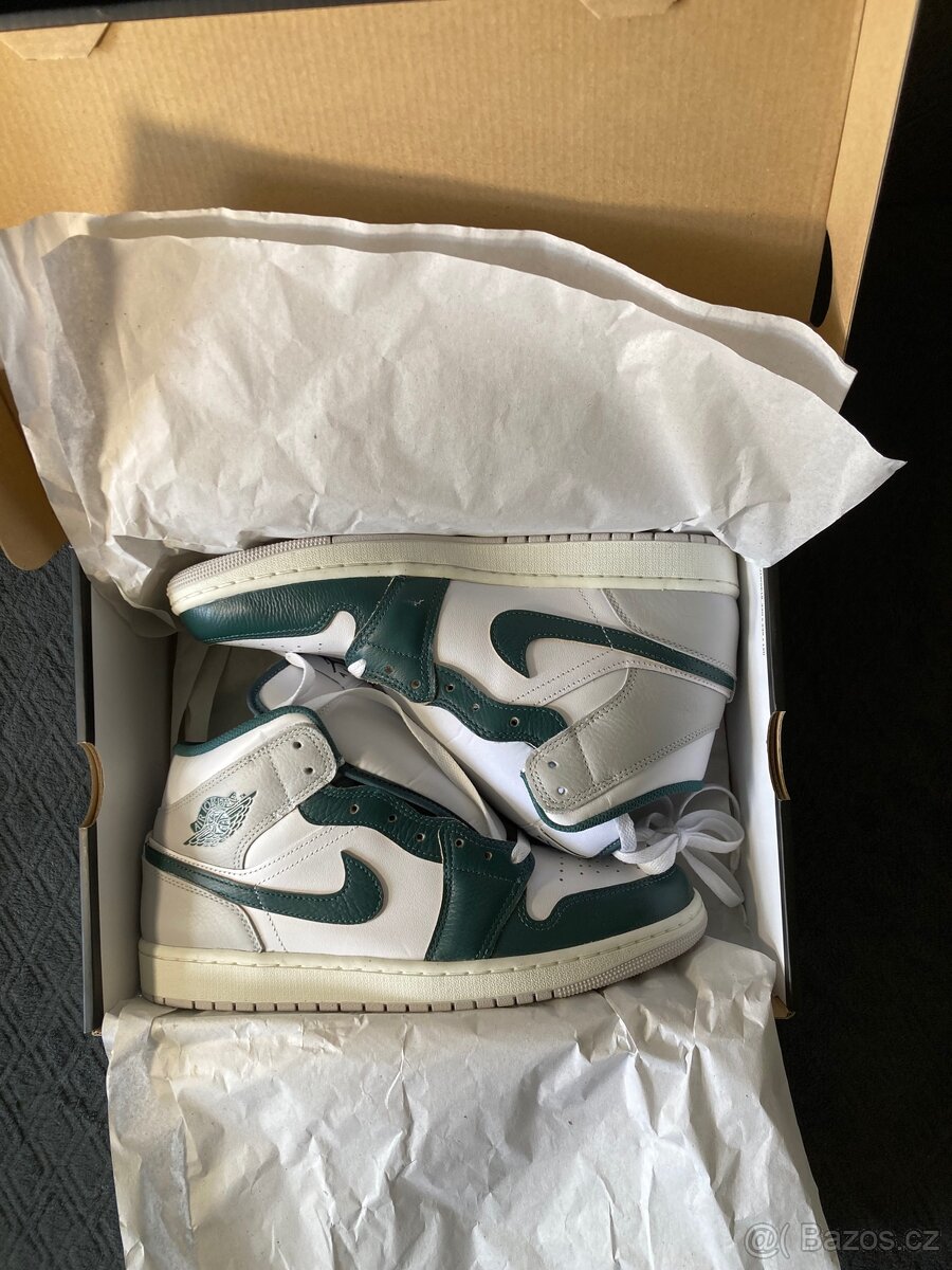 Nike Air Jordan 1 Mid Oxidized Green