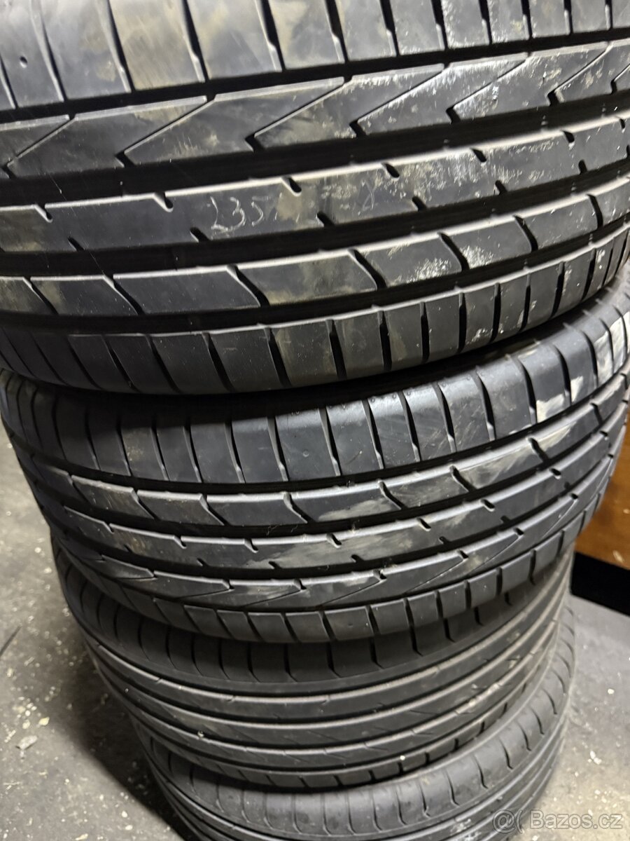 Letní pneumatiky 235/45 r18