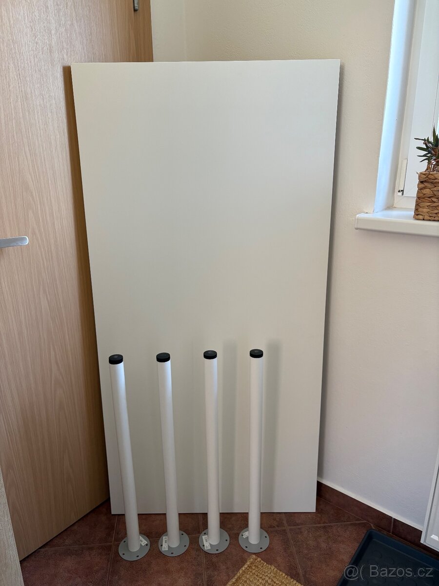 Psací stůl IKEA