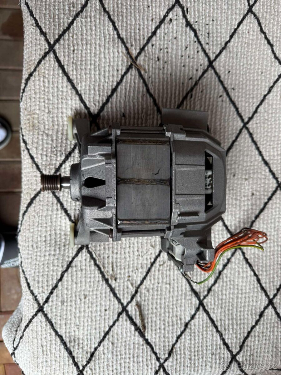 Prodám motor z pračky Siemens + řemenice