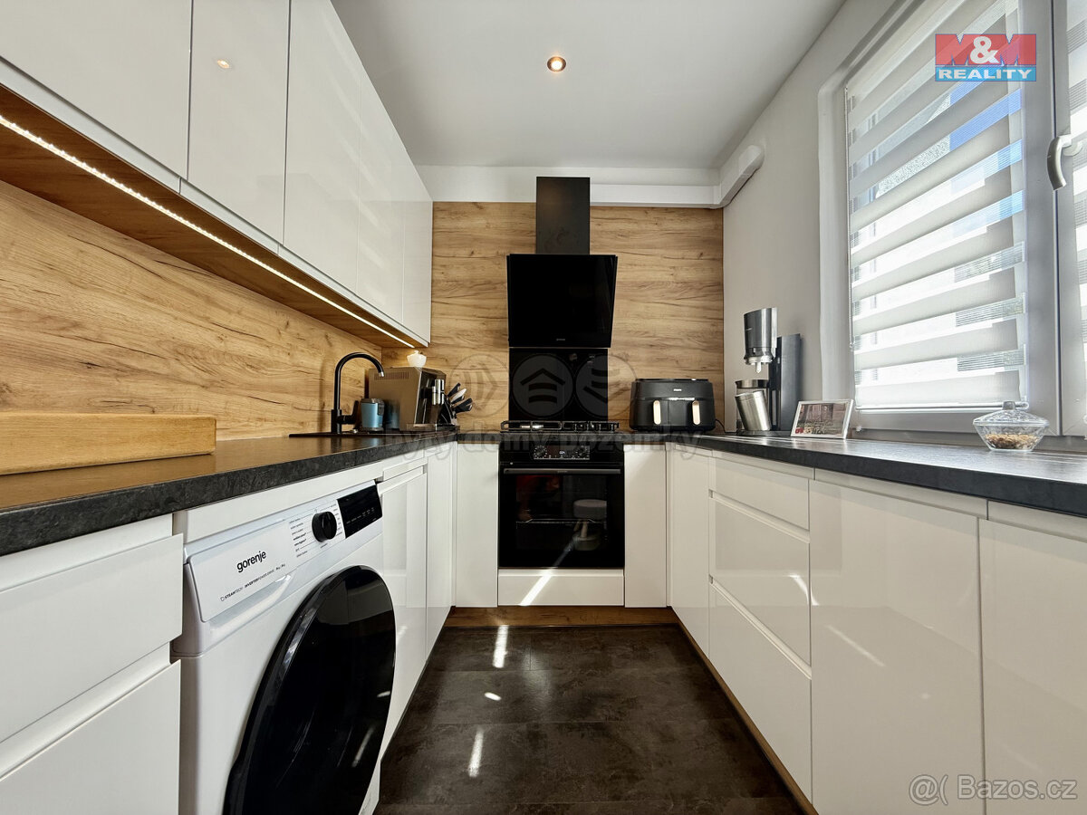 Prodej bytu 3+1, 57 m², Karviná, ul. tř. Těreškovové
