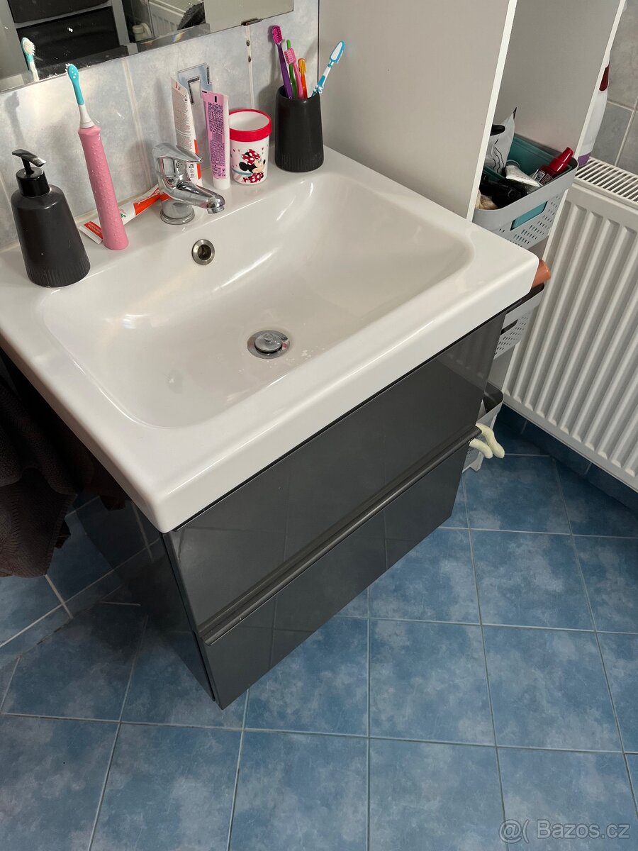 Koupelnové skříňky Ikea