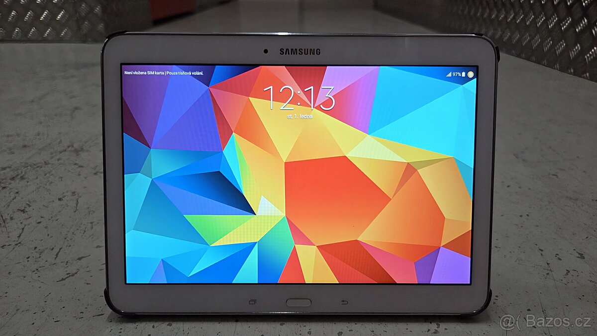 Samsung Galaxy Tab 4 (SM-T535), s pouzdrem