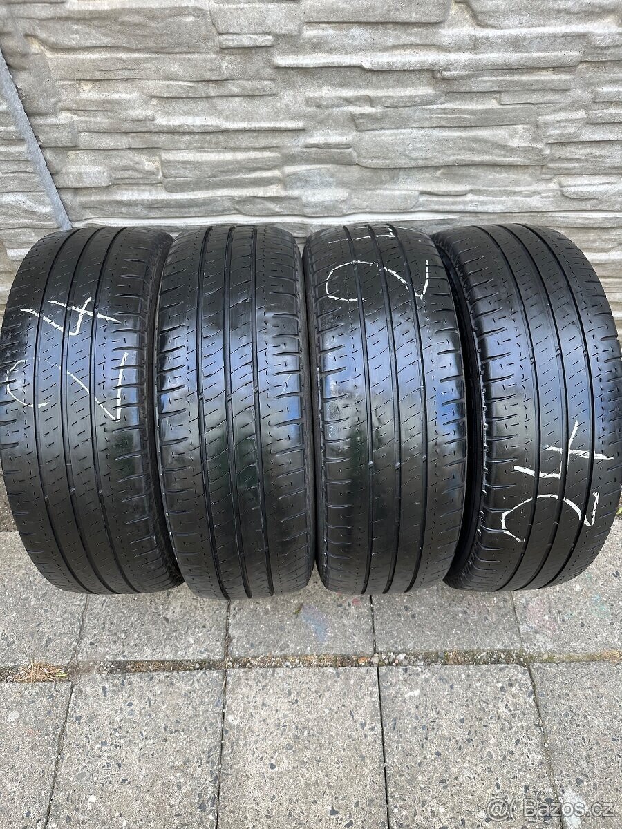 Použité letní pneu: 205/75/R16 c - 4 kusy