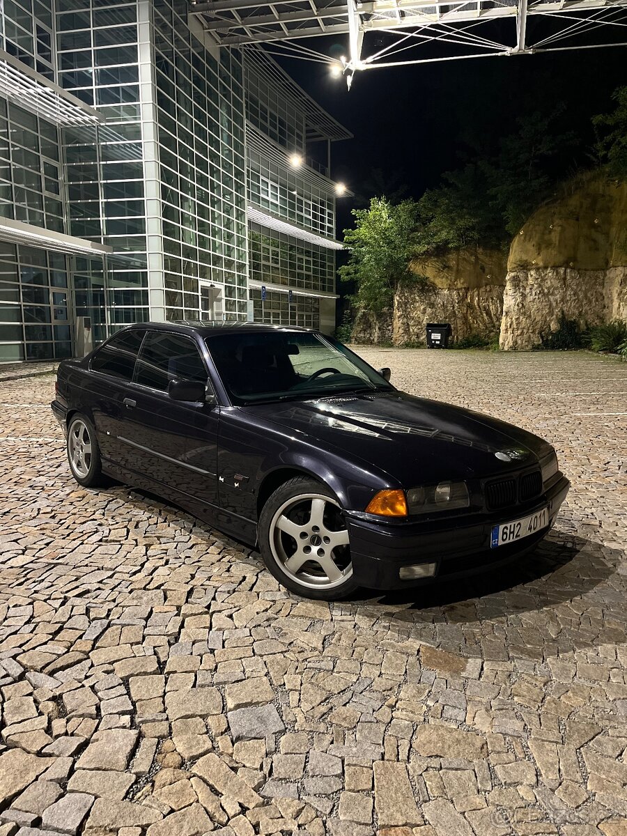 BMW E36 323i Coupe