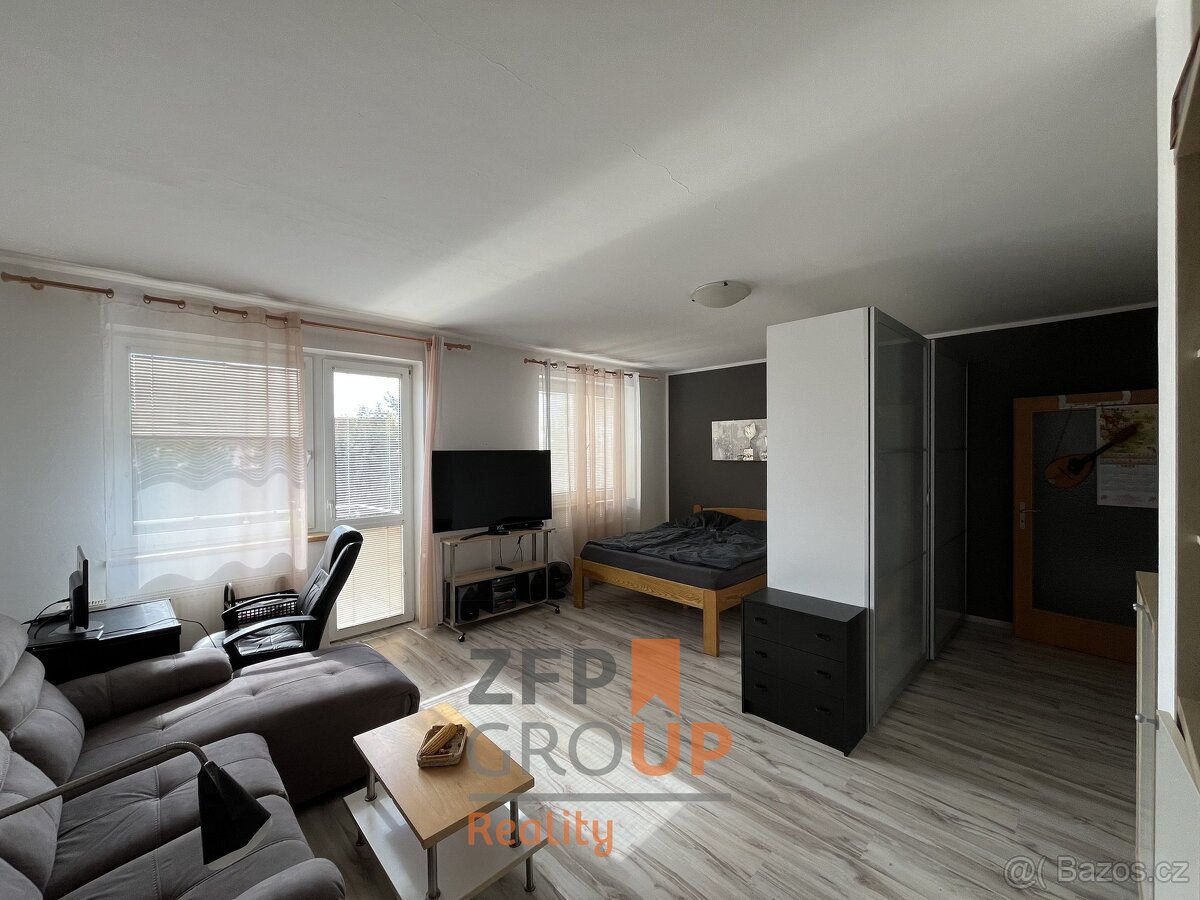 Pronájem bytu 1+1 o rozloze 46 m², ulice Slunečná, Znojmo - 