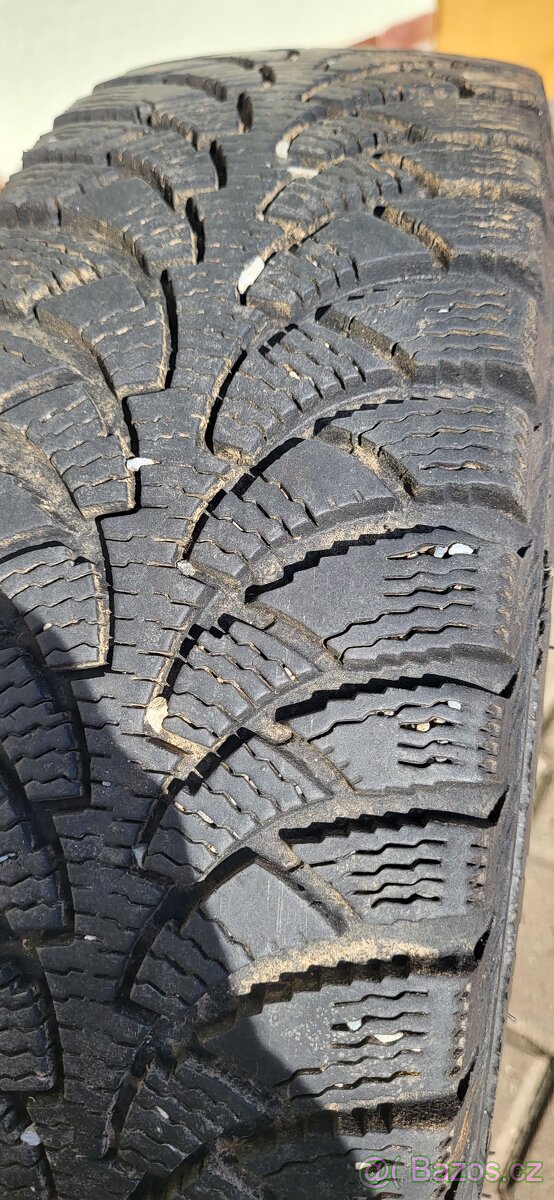 Pneu 165/70/R13