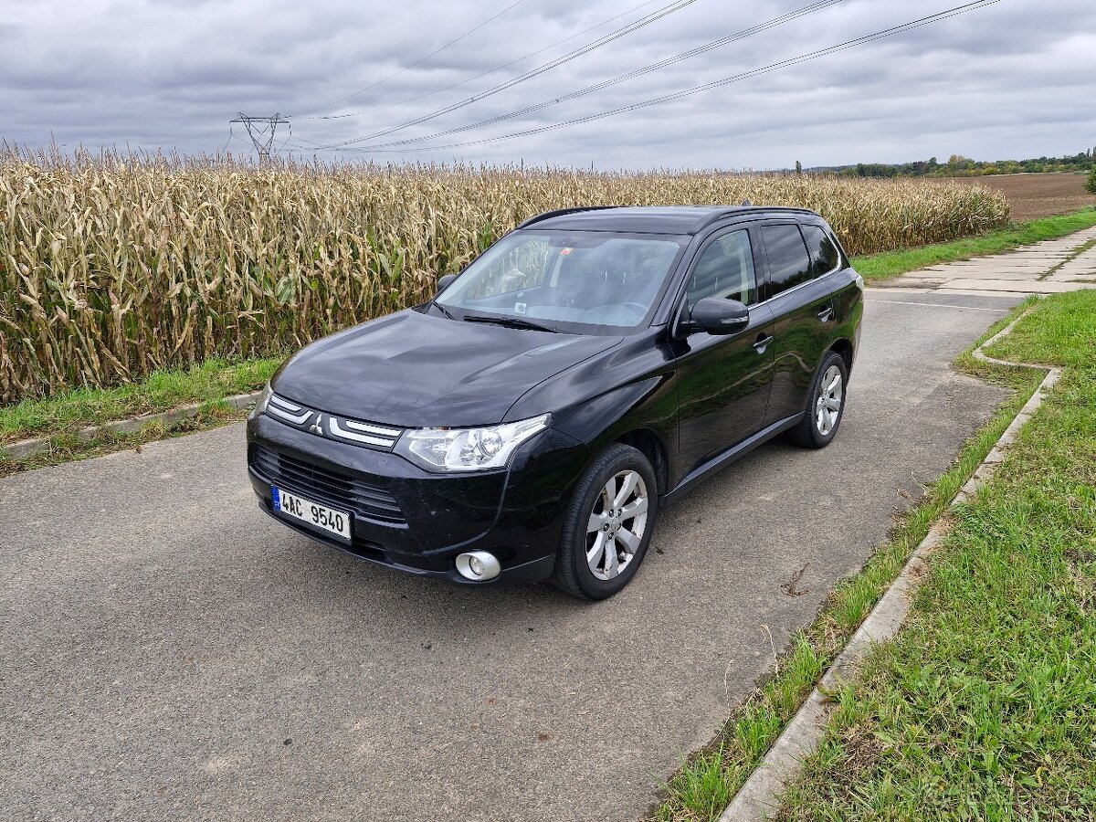 Mitsubishi Outlander III,4x4,2.2 Di-D,110 kW,7m,odpočet DPH