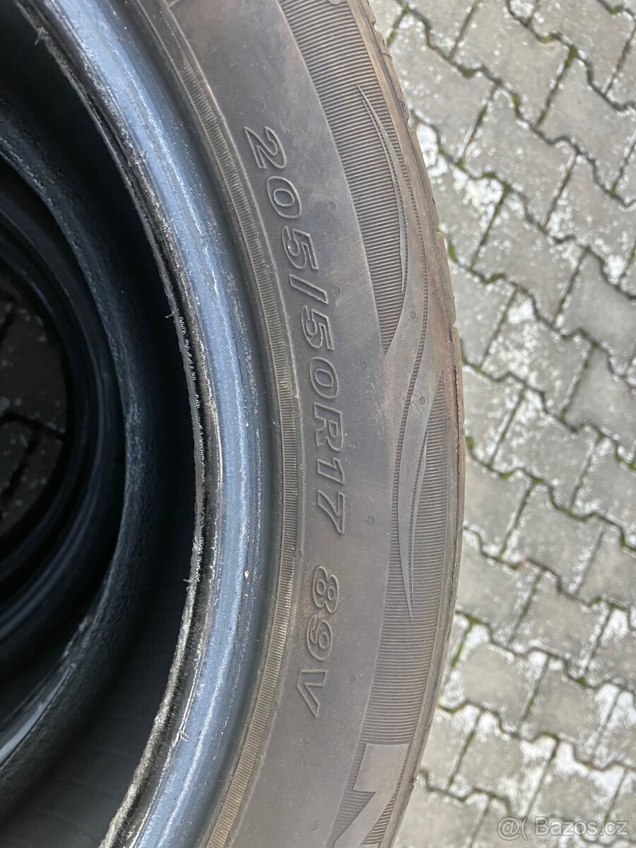 205/50 R17