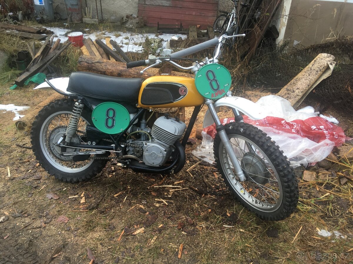 ČZ 250/980 žluťák motokros