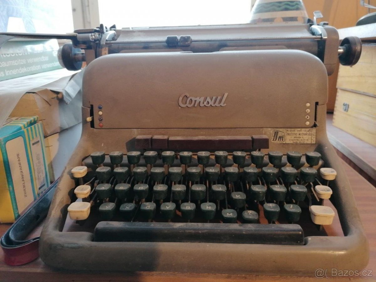 Psací stroj Consul (1970)