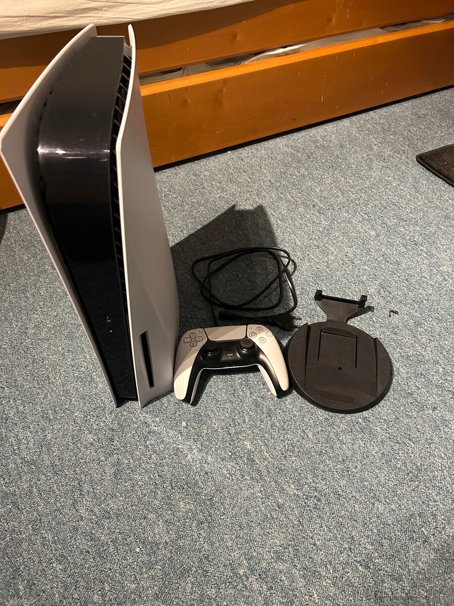 Prodám ps5 s mechanikou Top stav plně funkční.