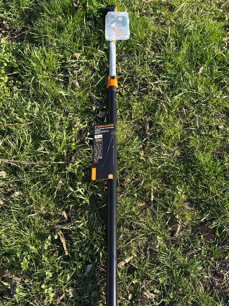 Teleskopické nůžky Fiskars