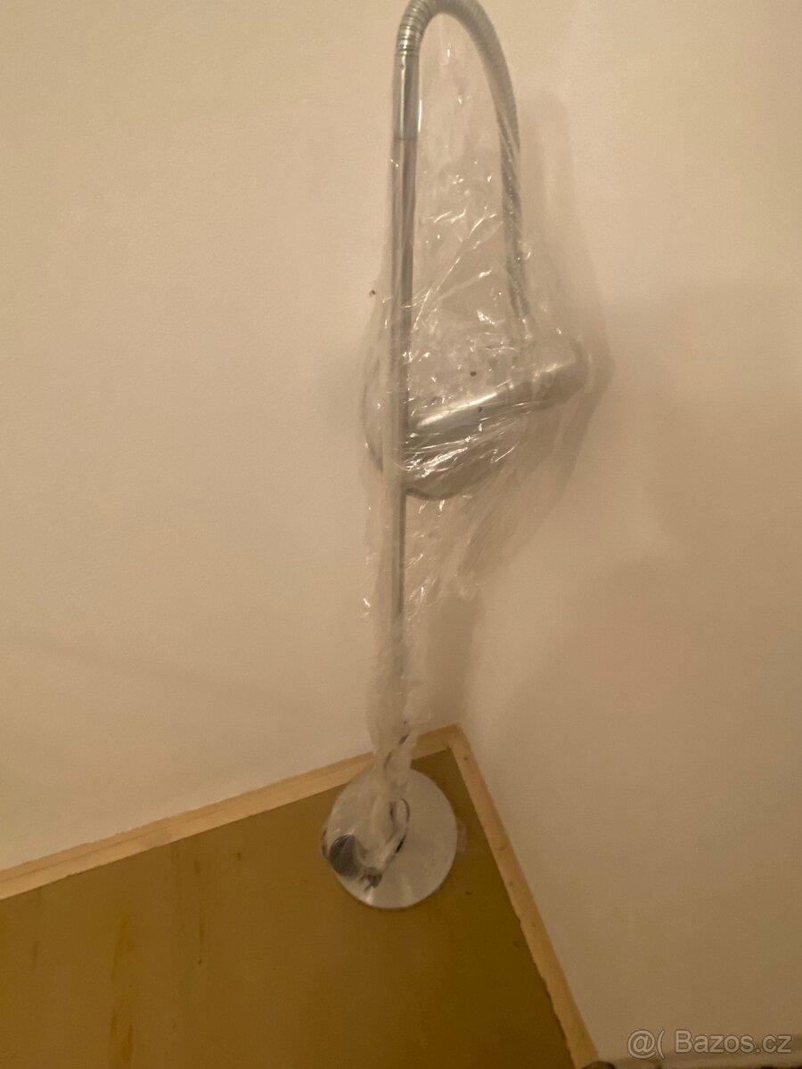 Noční lampa do zásuvky