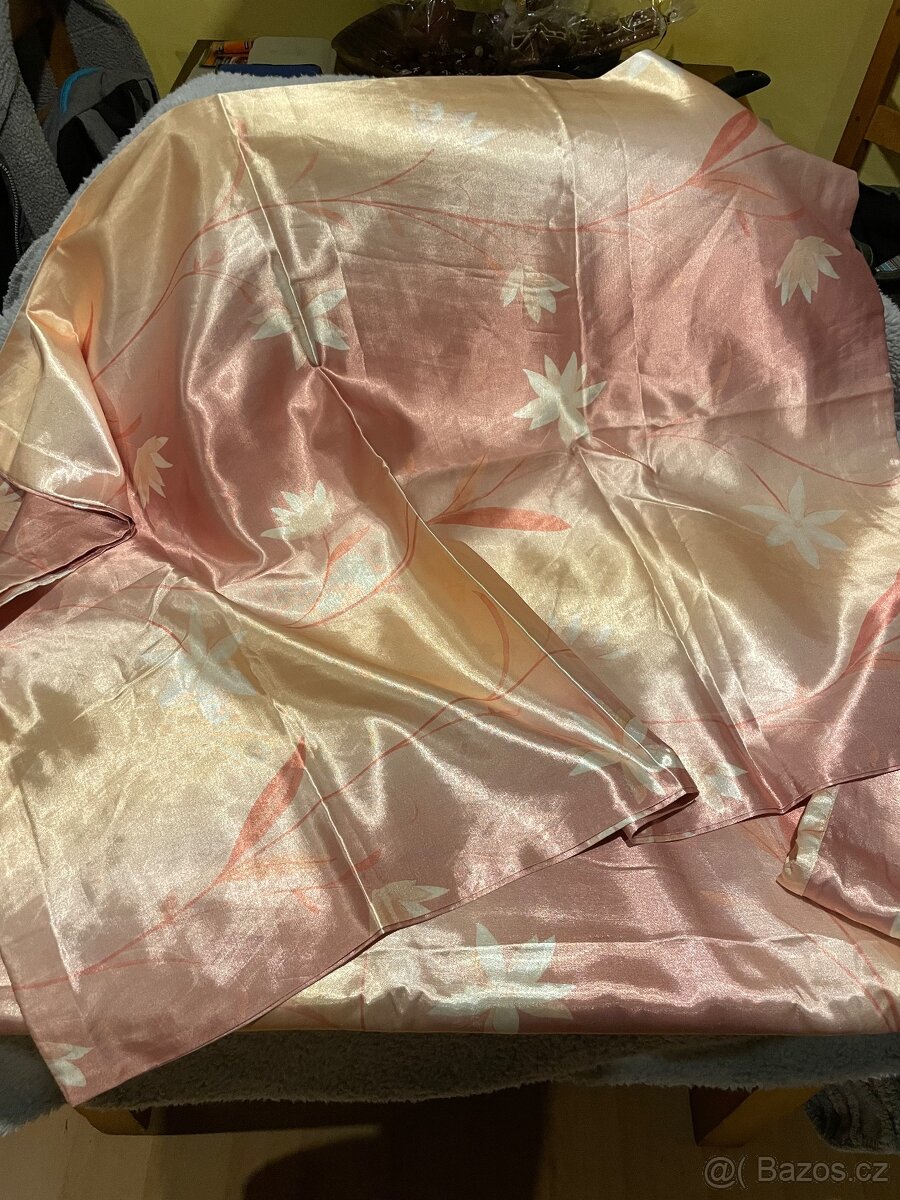 Saténové povlečení světlé