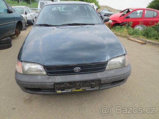 TOYOTA CARINA E DÍLY