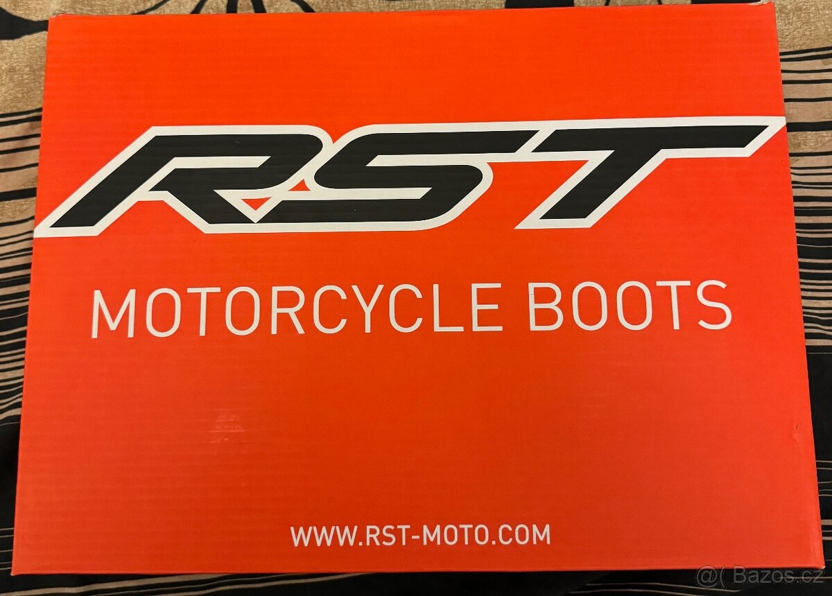 Motorkářské boty