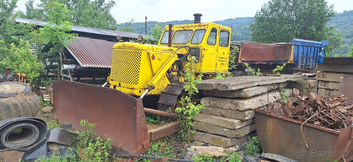 BULDOZER STALINEC CTZ 108 M