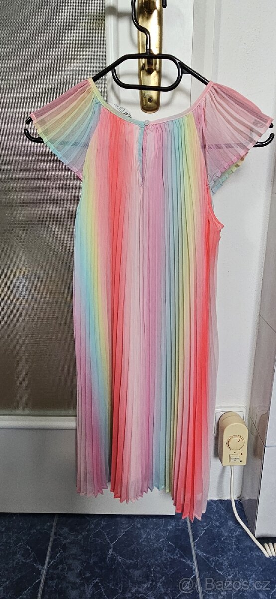 Krásné dívčí šaty, cca 10 let, 140 - 150 cm
