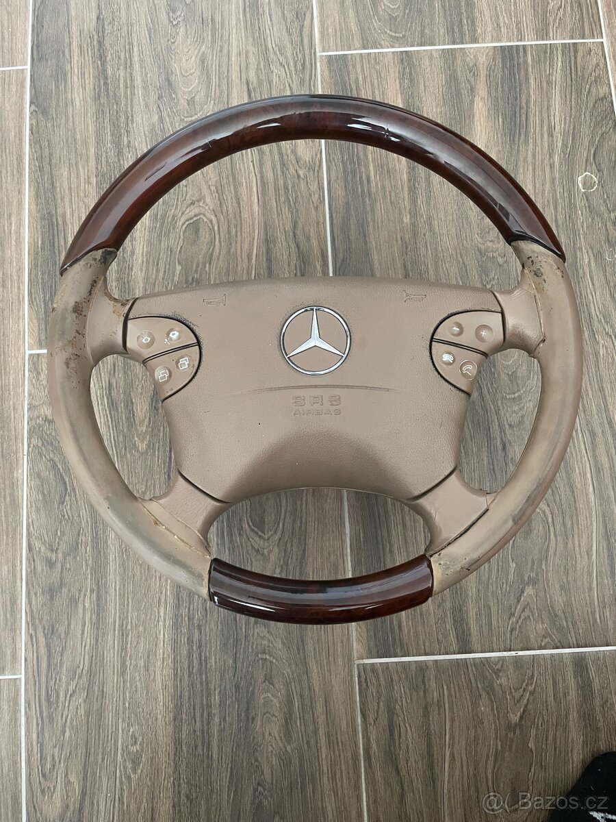 Dřevěný volant Mercedes w210