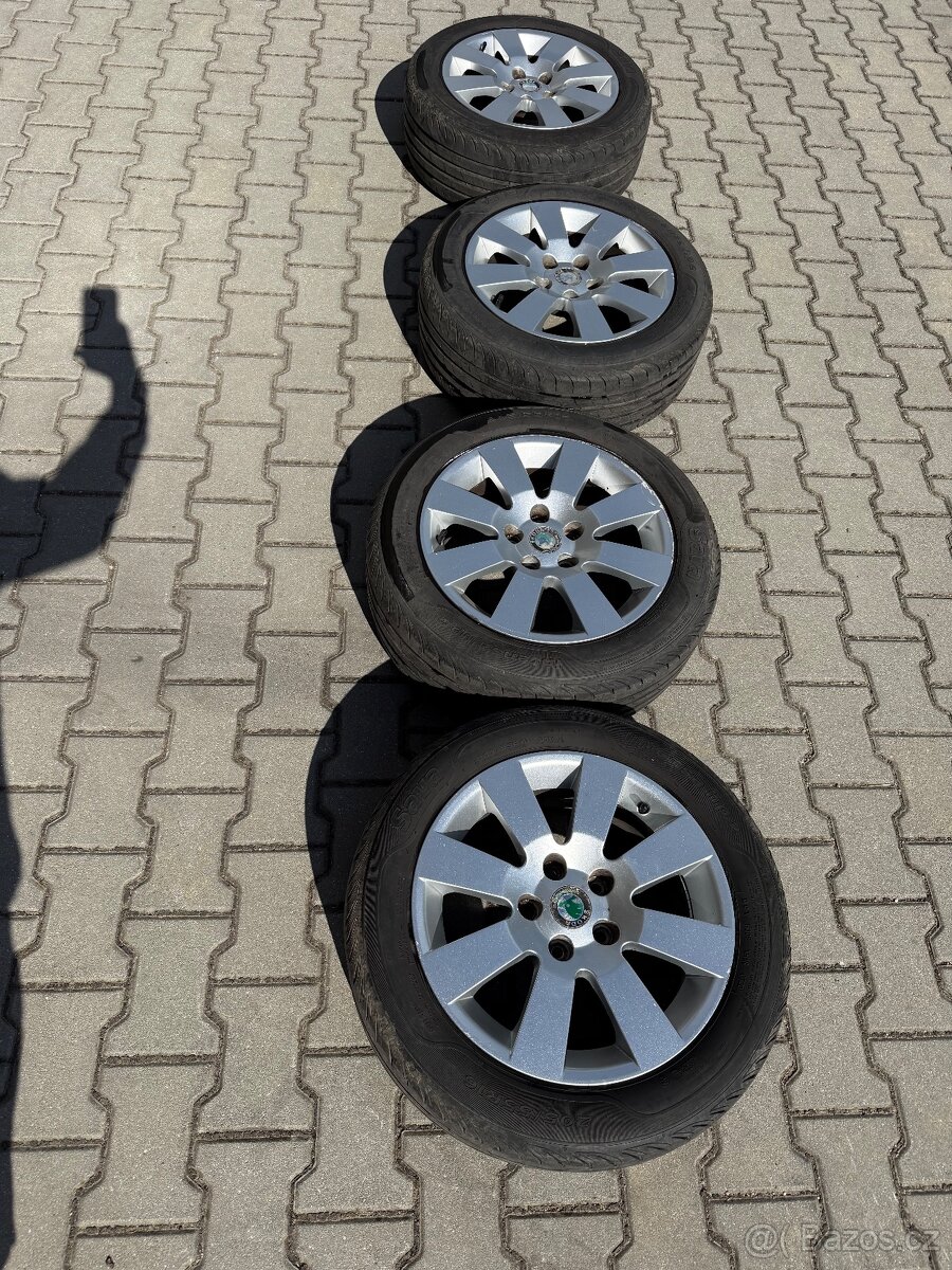 Alu kola Škoda Superb + letní pneu