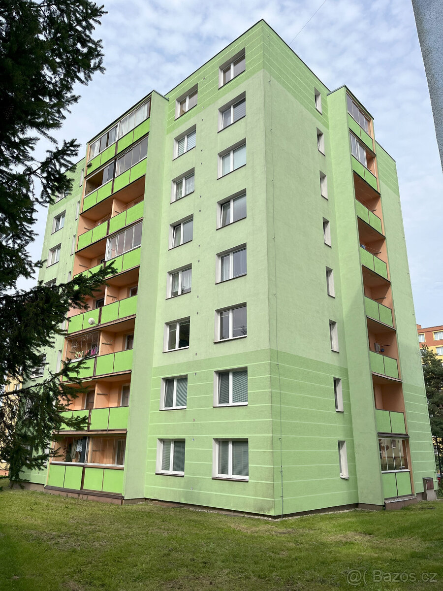 Byt 2+kk, 42m2, Bruntál, lodžie. Po rekonstrukci.