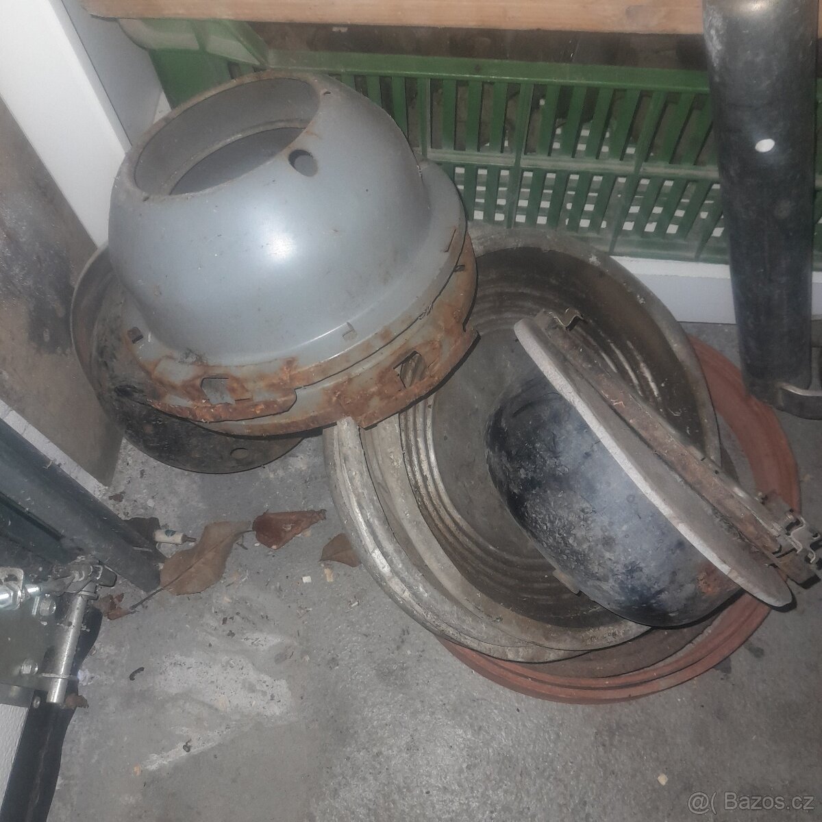 WARTBURG 311 hrnce svetel a 5ks poklic na renovaci