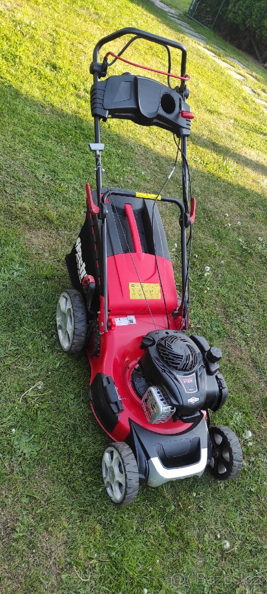 Benzínová sekačka s pojezdem motor briggstratton 140ccm