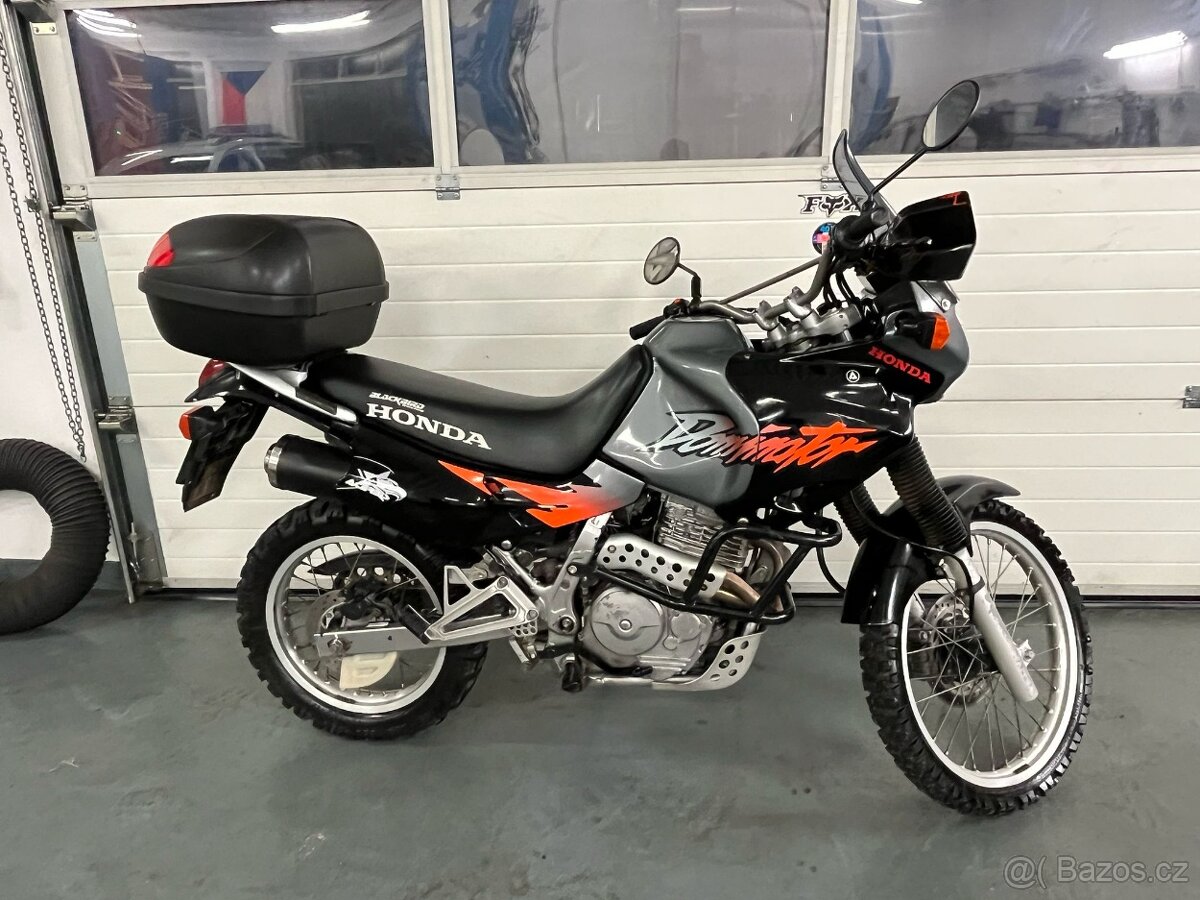 Honda NX650 Dominátor