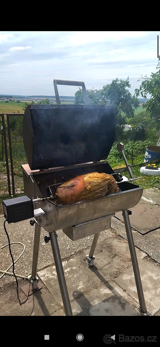 Gril na kýtu nerezovy