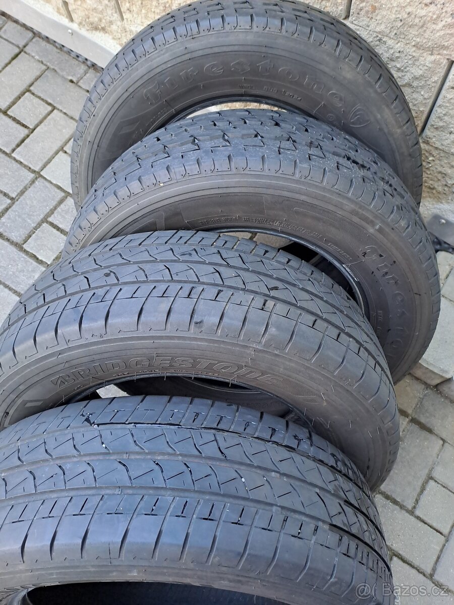 Prodám letní pneumatiky na dodávku 215/65R16C